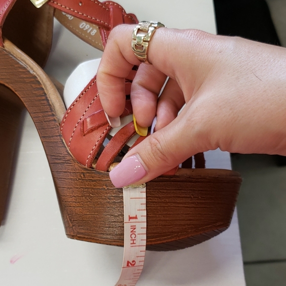 Red Leather heels - Picture 3 of 7